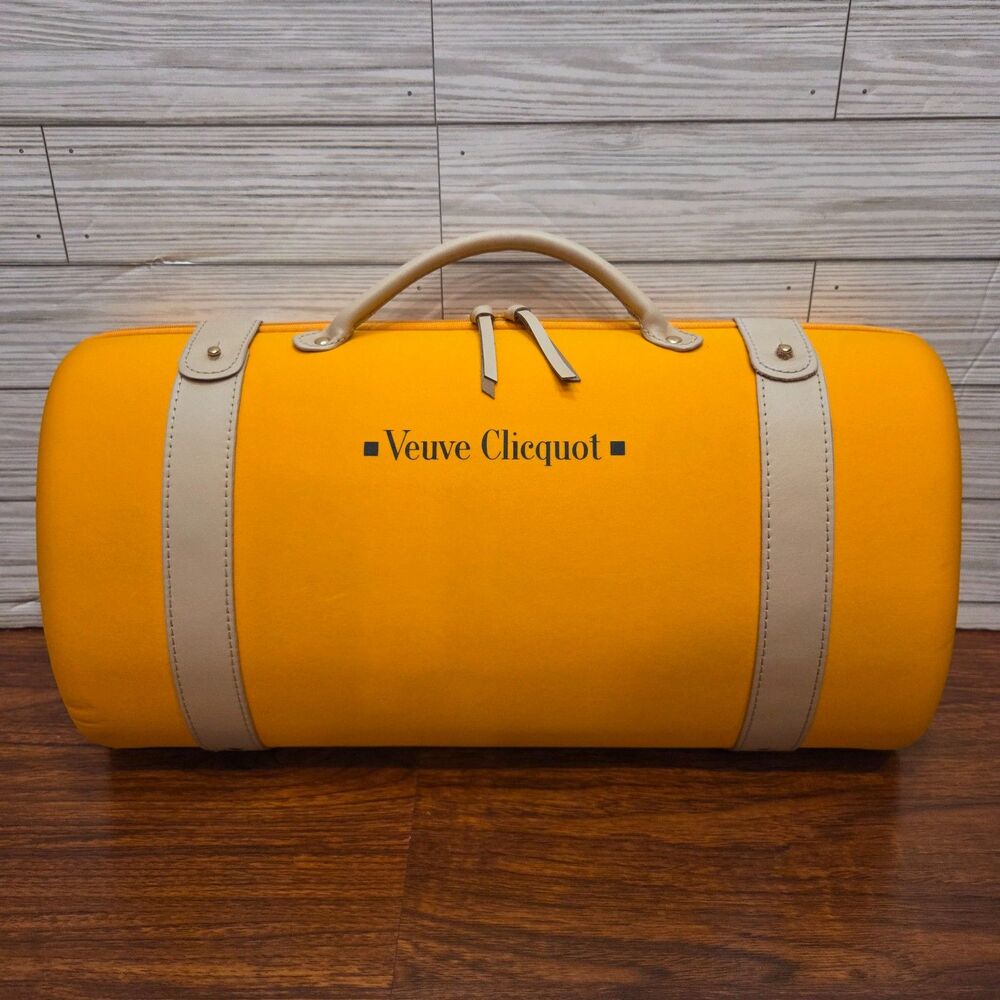 Veuve Clicquot Champagne Traveler Bag With Two Glasses Carry Bottle and Glasses